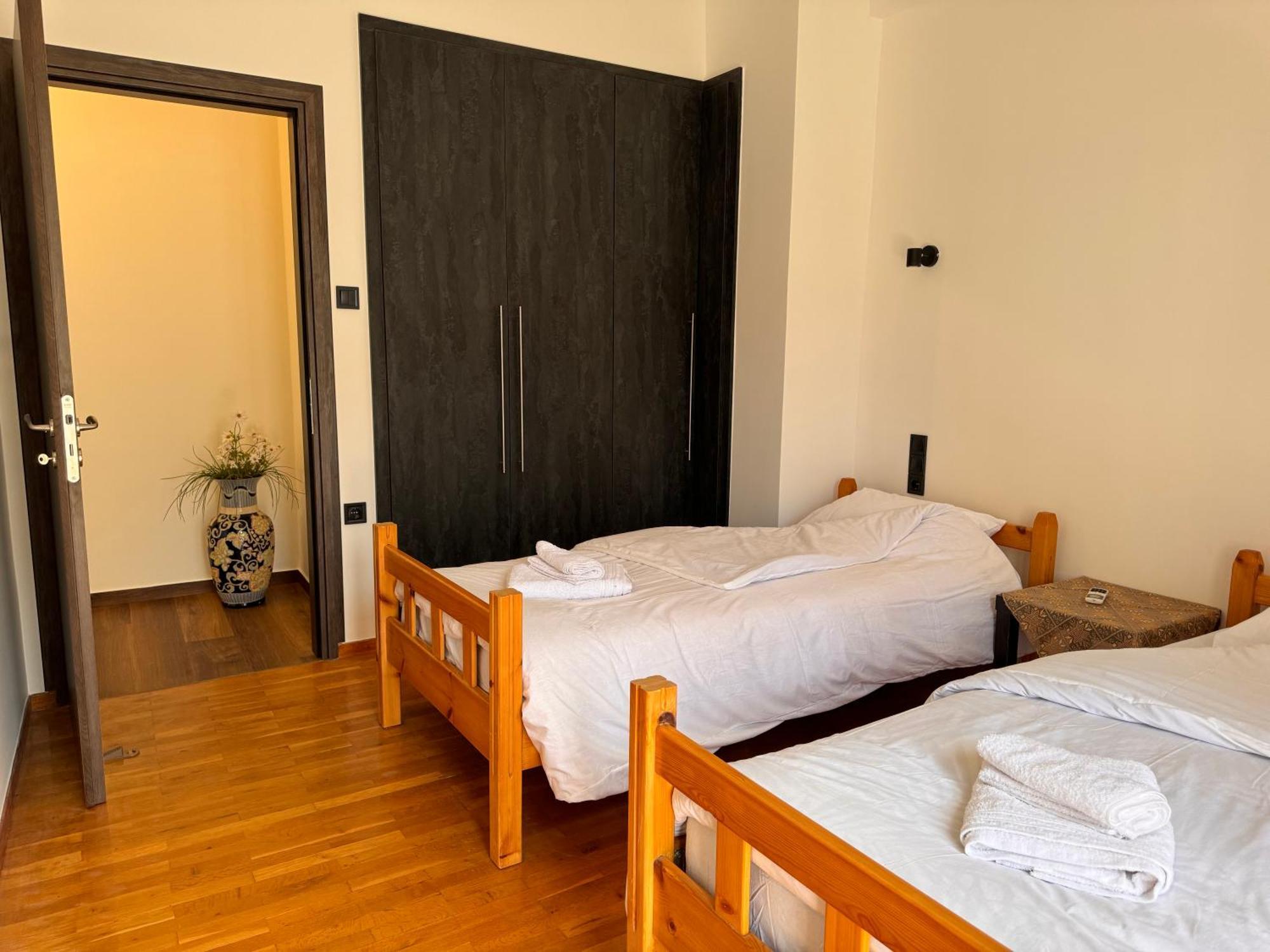 Navaro Apartments باترا المظهر الخارجي الصورة